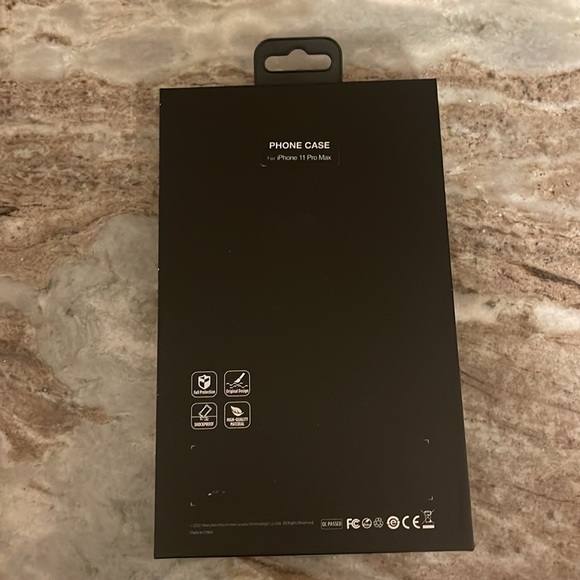 Official YSL Phone Case for iPhone 11 Pro Max in animal print. New! - Picture 4 of 4